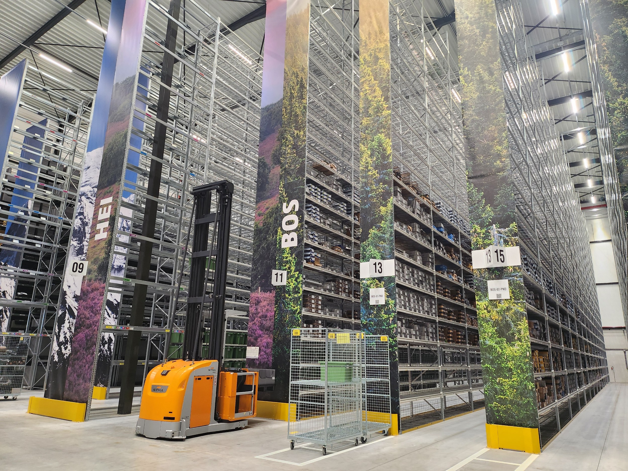 P90 racking with aisleway